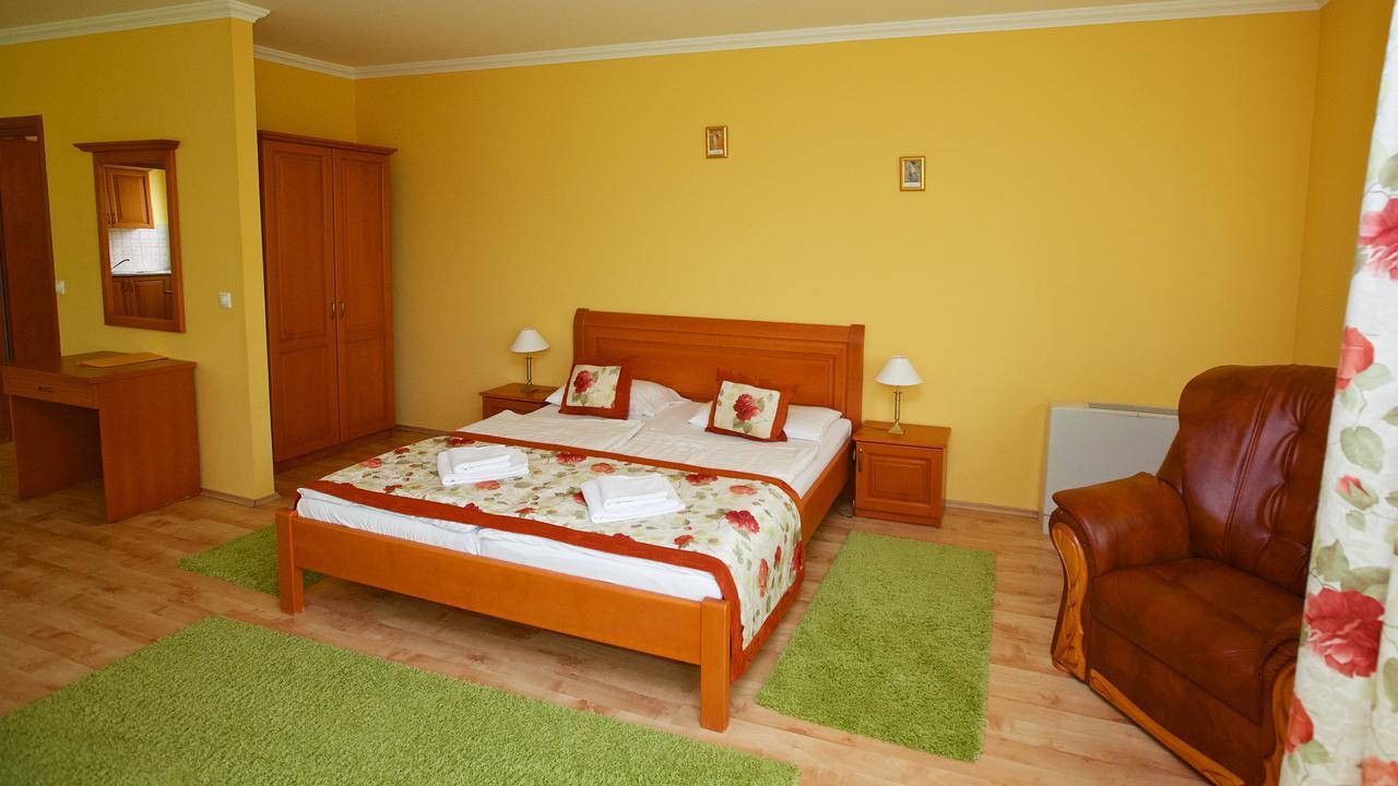 Hotel Jarja Hajduszoboszlo Exterior photo